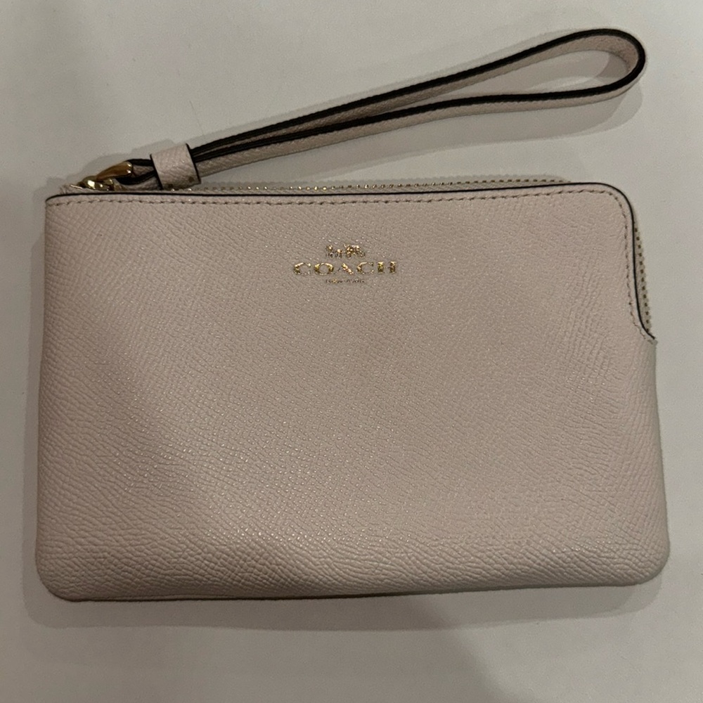 COACH CREAM MINI HAND PURSE PERFECT CONDITION